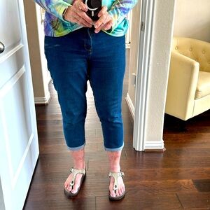 Old Navy Dark Wash Sweetheart Denim Capris -12